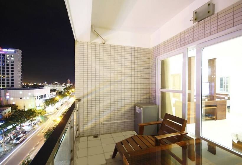 اتاق خانوادگی, Soco