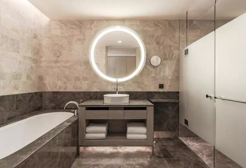 اتاق لوکس با تخت بزرگ, Taipei Marriott