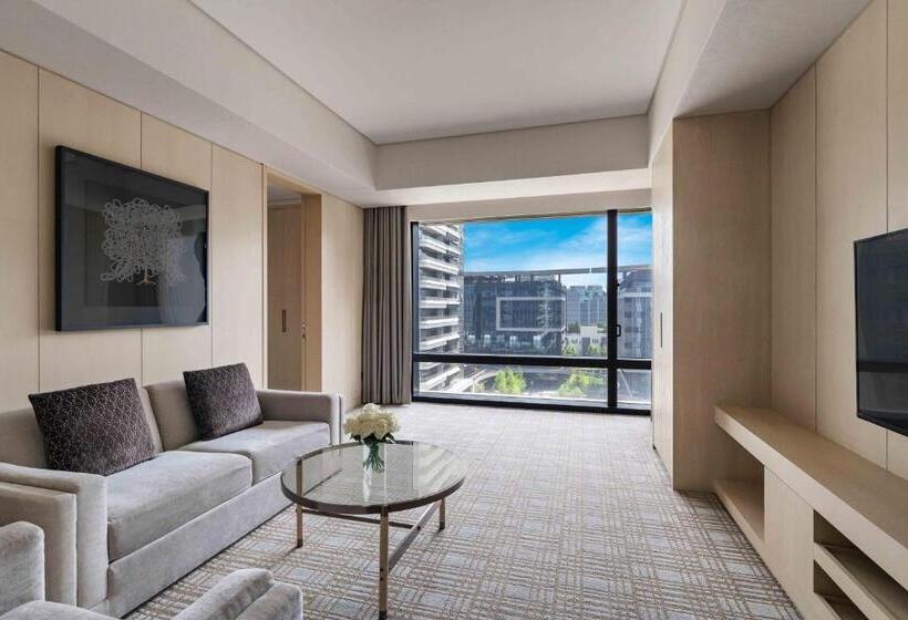 سوئیت راحتی, Taipei Marriott