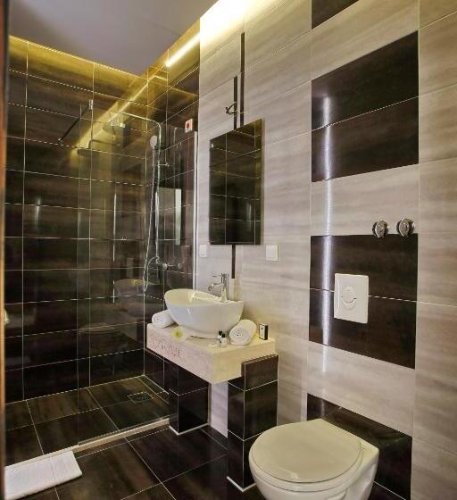 اتاق استاندارد سه نفره, Theater Belgrade