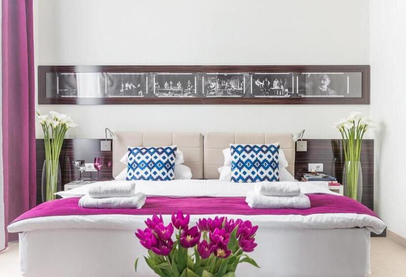 اتاق استاندارد, Theater Belgrade