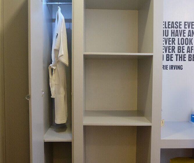 Standard Room, Z Hostel