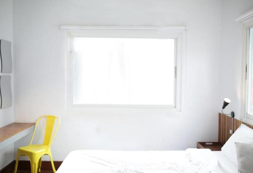 Standard Room, Z Hostel