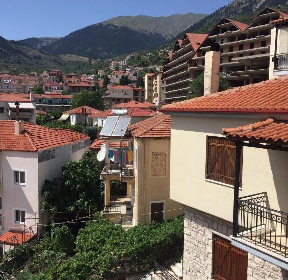 استودیوی استاندارد, Marianna S Home Accommodation