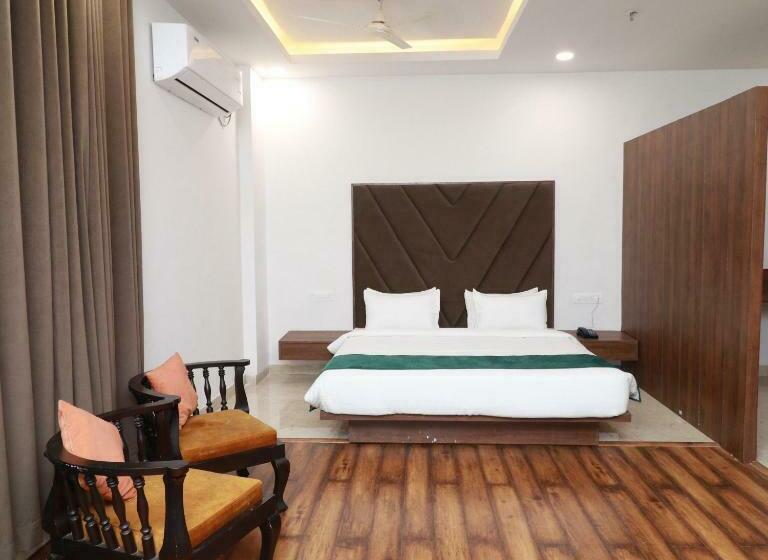 غرفة ديلوكس, 7 Vachan Lawns And Banquet