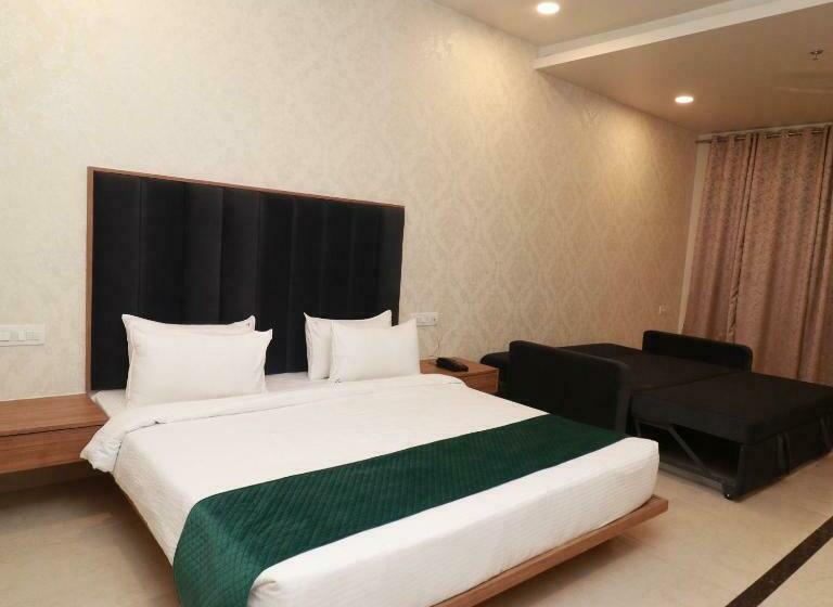 غرفة ديلوكس, 7 Vachan Lawns And Banquet