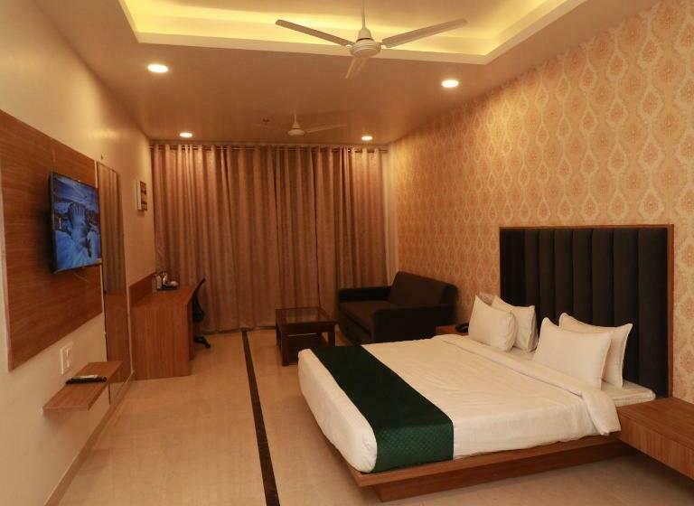 غرفة ديلوكس, 7 Vachan Lawns And Banquet