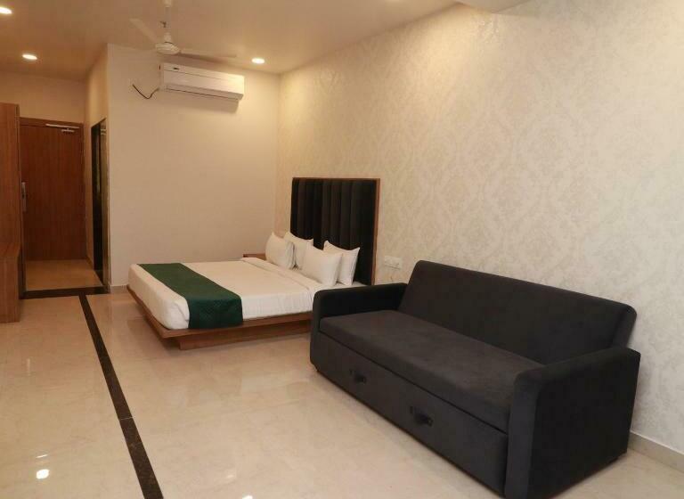 غرفة سوبيريور, 7 Vachan Lawns And Banquet