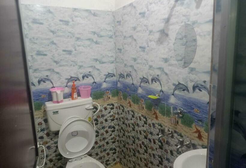 غرفة كلاسيكية ثلاثية, Oyo Sai Inn, A Guest House