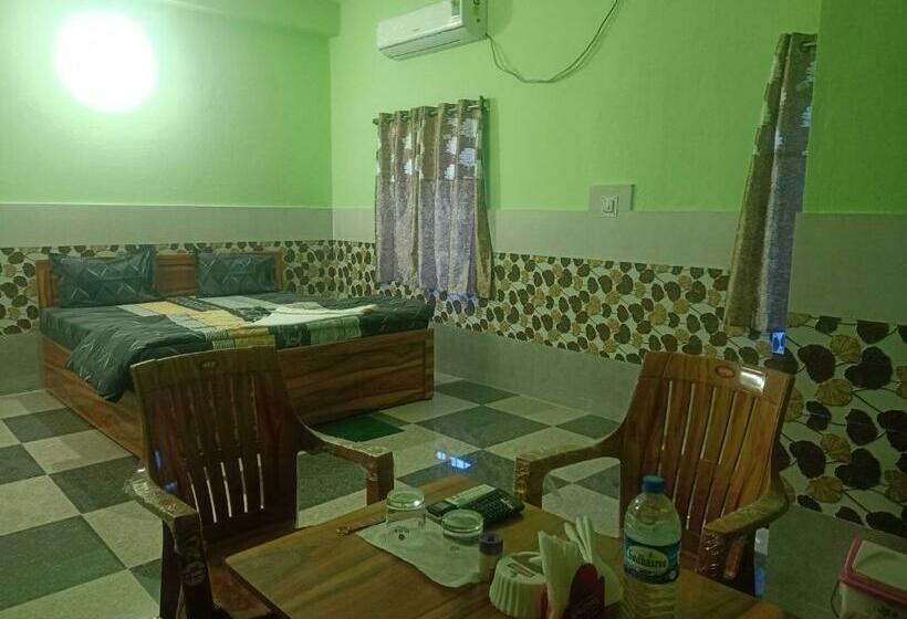 غرفة كلاسيكية ثلاثية, Oyo Sai Inn, A Guest House