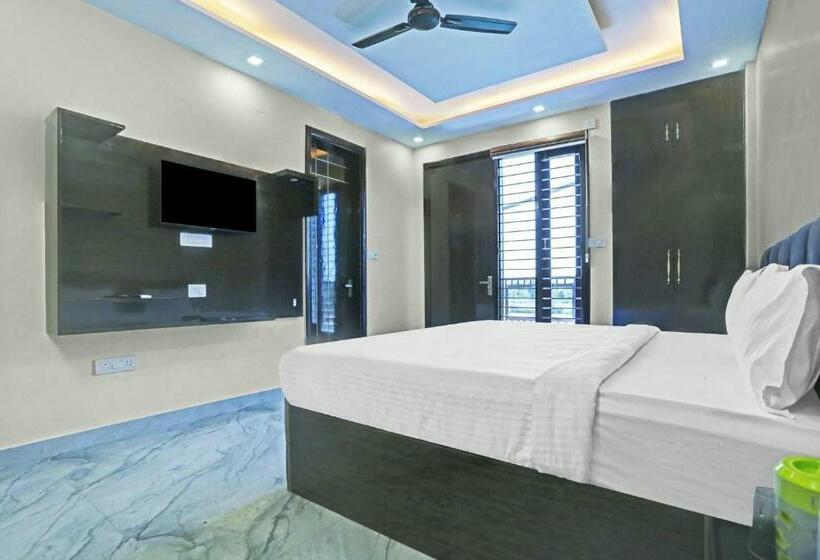 חדר קלאסי לשלושה, Oyo Shiva The Midas Farm