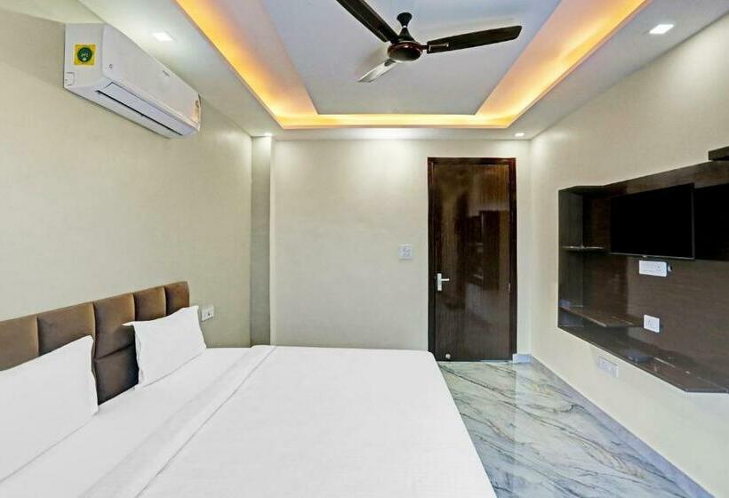 חדר קלאסי לשלושה, Oyo Shiva The Midas Farm