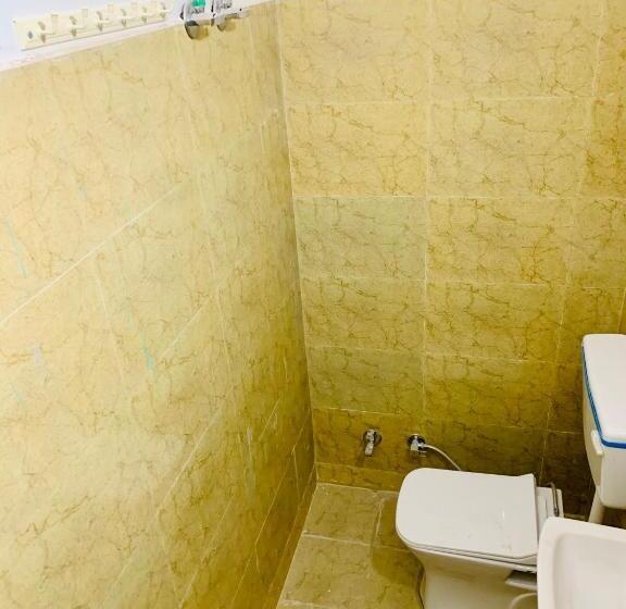 Quarto Triplo Estandar Banheiro Compartilhado, Jsr Boys Hostel Pratap Nagar