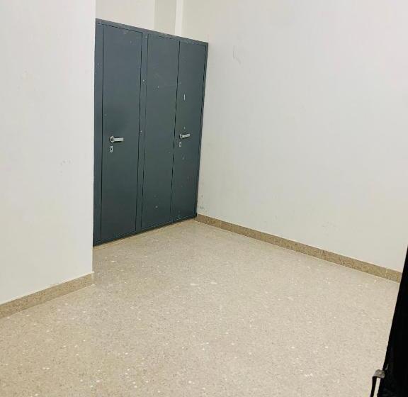 Quarto Triplo Estandar Banheiro Compartilhado, Jsr Boys Hostel Pratap Nagar