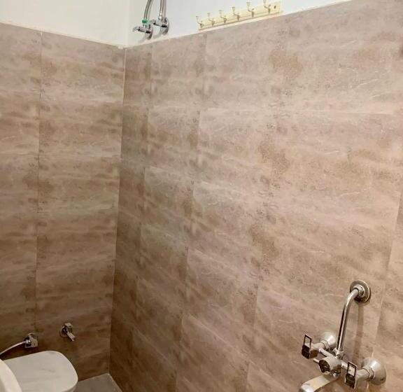 Quarto Triplo Estandar Banheiro Compartilhado, Jsr Boys Hostel Pratap Nagar