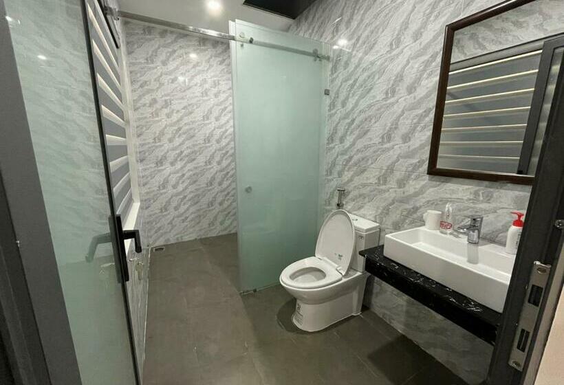 اتاق لوکس, Nhà Nghỉ ánh Dương