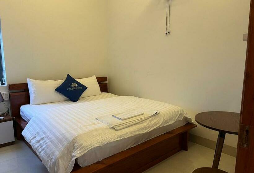 اتاق اکونومی, Nhà Nghỉ ánh Dương