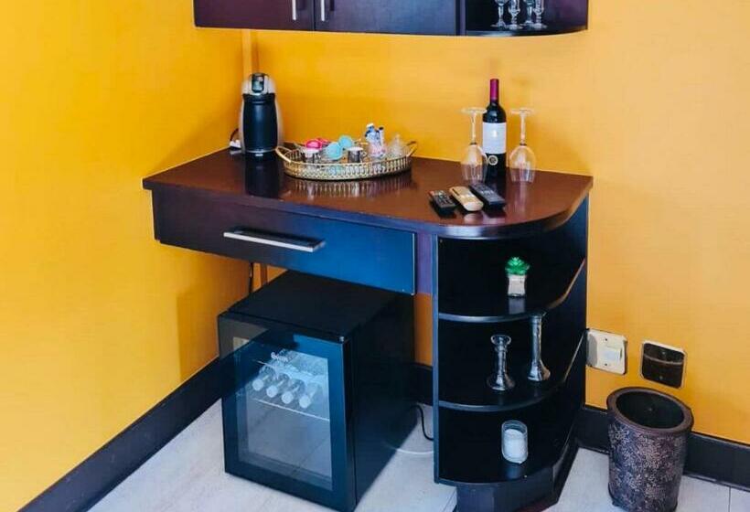 חדר אקזקיוטיב חדר קינג, Gucci Manor Boutique Guesthouse