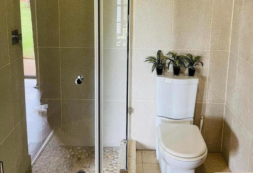 סוויטה נשיאותית, Gucci Manor Boutique Guesthouse