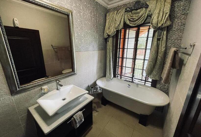 Президентский Люкс, Gucci Manor Boutique Guesthouse