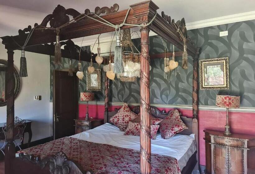 Президентский Люкс, Gucci Manor Boutique Guesthouse