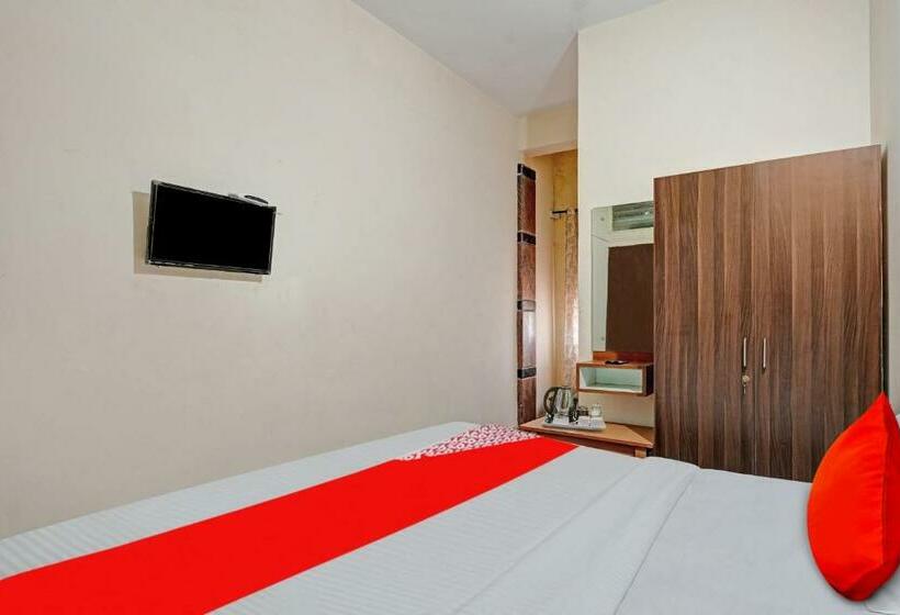 חדר קלאסי לשלושה, Flagship Chalukya Comforts