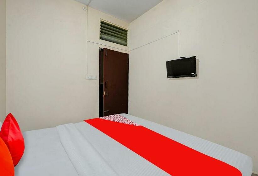 חדר קלאסי לשלושה, Flagship Chalukya Comforts