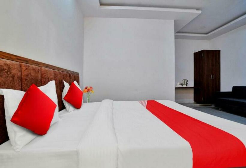 トリプルクラシックルーム, O Raj Villas