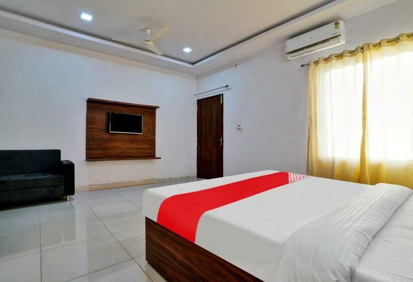 トリプルクラシックルーム, O Raj Villas