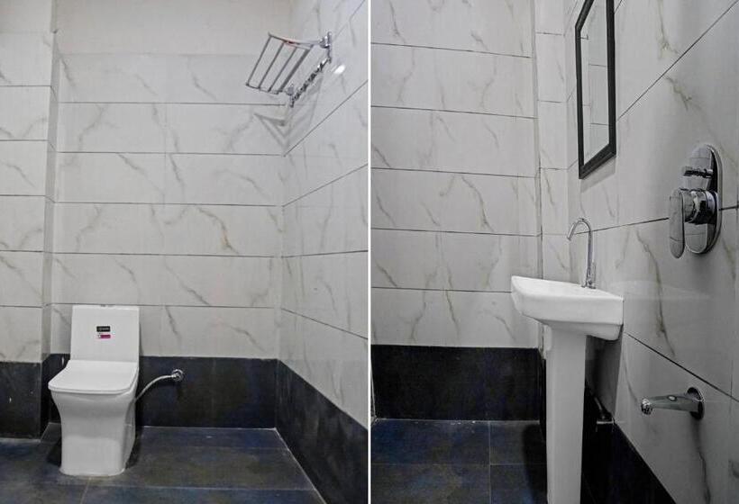 トリプルクラシックルーム, O Raj Villas