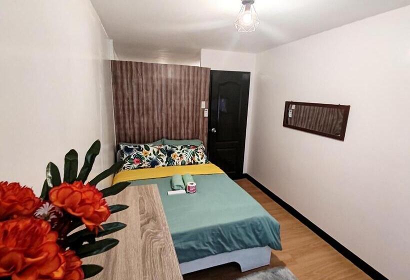 חדר משפחתי, Tiffany S Staycation Unit 207