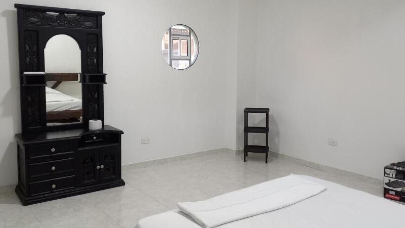 Quarto Quádruplo Economy, Aparta