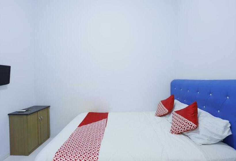 带大床的标准间, Oyo 92261 Aulia Homestay Syariah