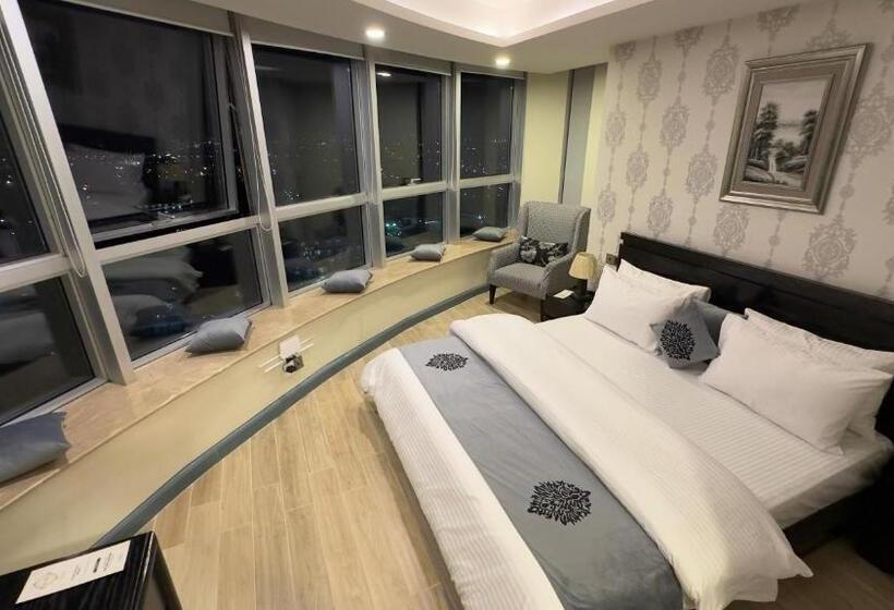 2 Bedrooms Apartment City View, Centaurus Apartments Islamabad