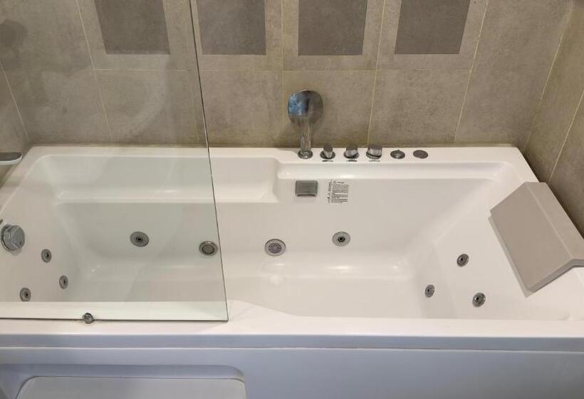 2 Bedrooms Apartment City View, Centaurus Apartments Islamabad