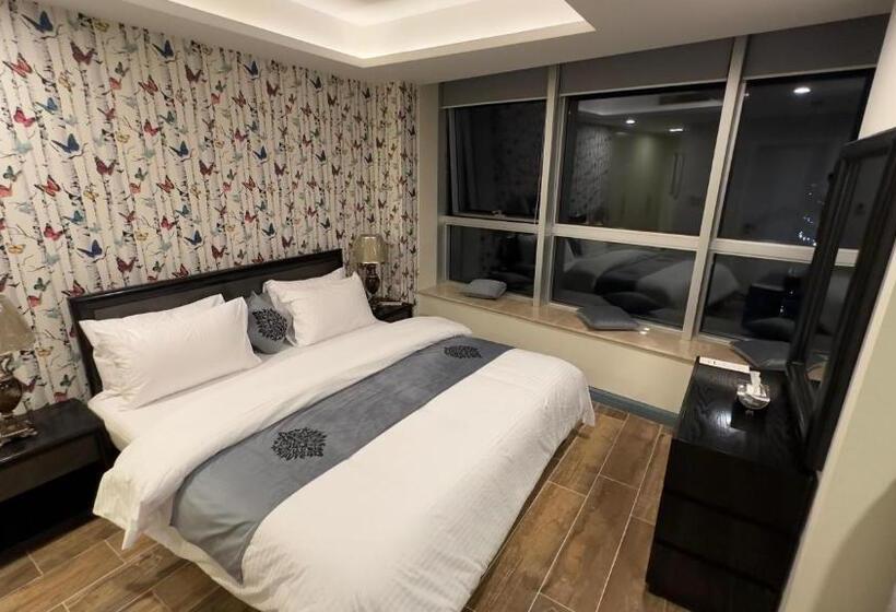 2 Bedrooms Apartment City View, Centaurus Apartments Islamabad