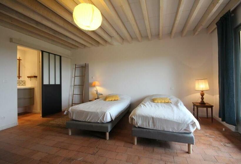 غرفة عائلية, La Charbonnière