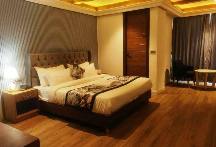 חדר סופריור עם מיטת קינג, The Sapling Manor