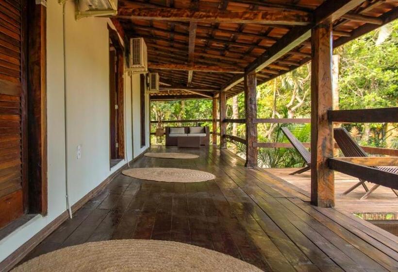 اتاق کلاسیک سه تخته, Casa La Luna