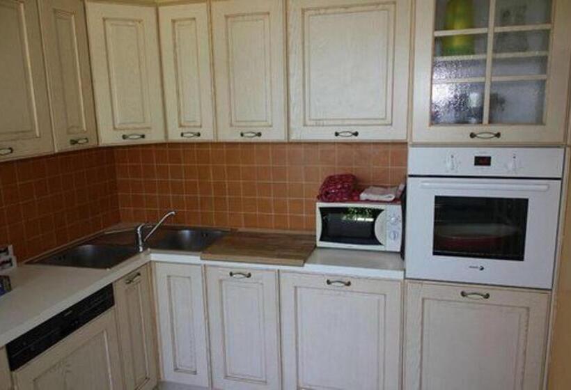 آپارتمان 1 خوابه با چشمانداز استخر, Cosy Cottage With Private Pool