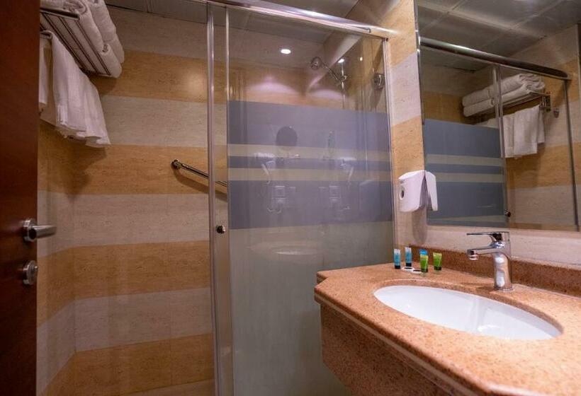 スタンダード4人部屋, Nusk Al Hijrah