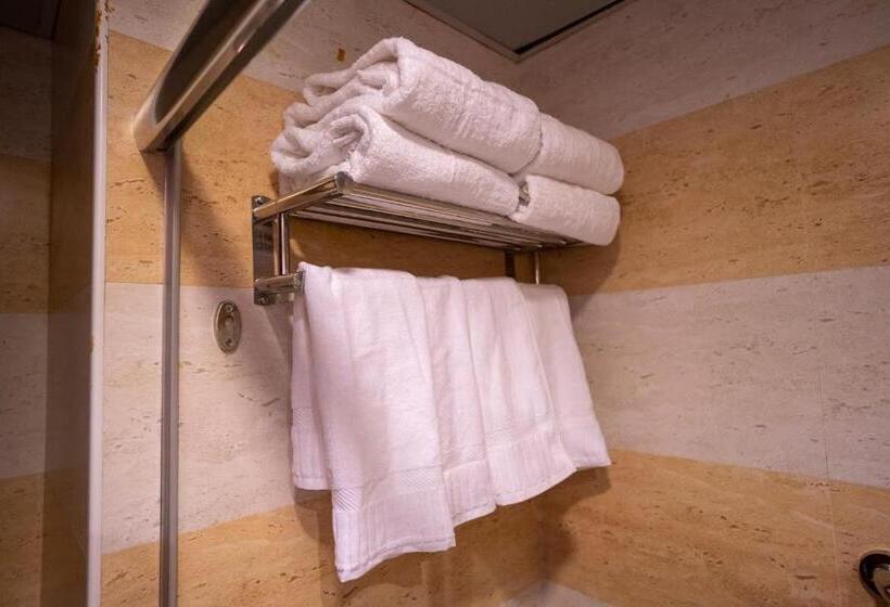 スタンダード4人部屋, Nusk Al Hijrah