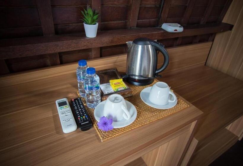 غرفة قياسية مطلّة علي حمام السباحة, Klumpu Hill Villas Nusa Penida