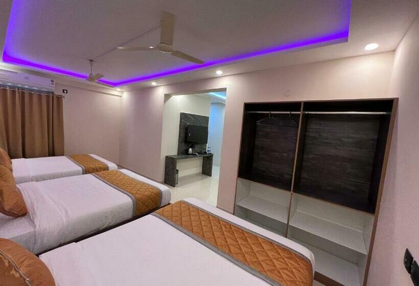 豪华家庭房间, Mangalore Stay Inn