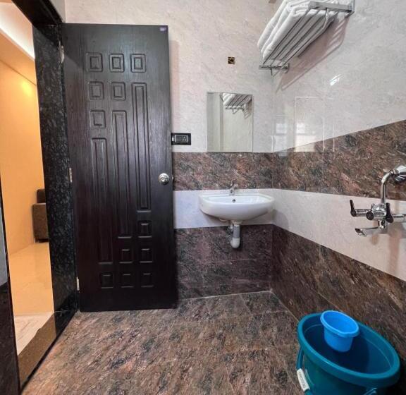 Семейный Номер Deluxe, Mangalore Stay Inn