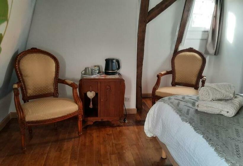 Трехместный Номер Комфорт, L Ostal De Gagnac