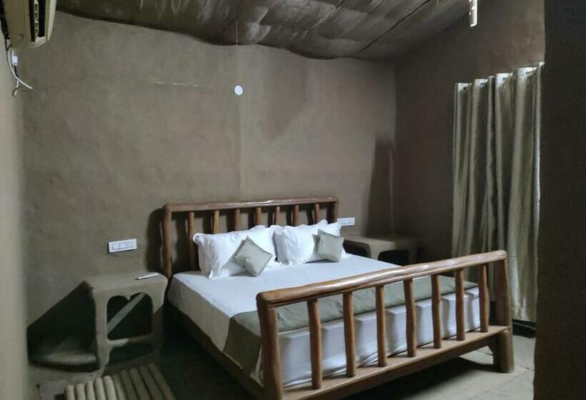 Suite, Virsaa   The Captain S Mud Retreat