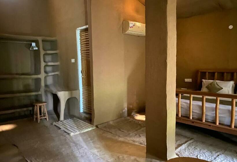 Suite, Virsaa   The Captain S Mud Retreat