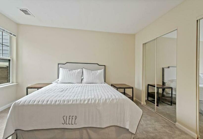 带3个卧室的公寓, Garden Styles Herndon Dulles Airport