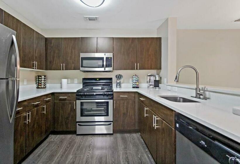 带3个卧室的公寓, Garden Styles Herndon Dulles Airport